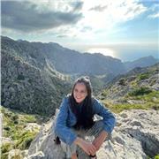 Graduada en educación social. Experiencia dando clases particulares en primaria y secundaria. Titulación B2 en inglés y euskera